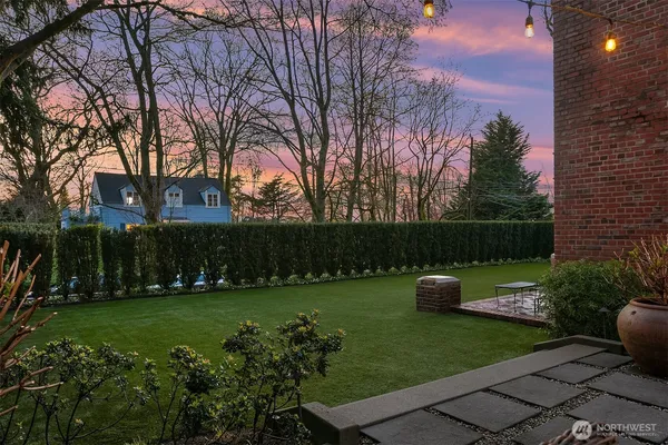 $5,000,000 | 803 East Prospect Street, Seattle, WA 98102