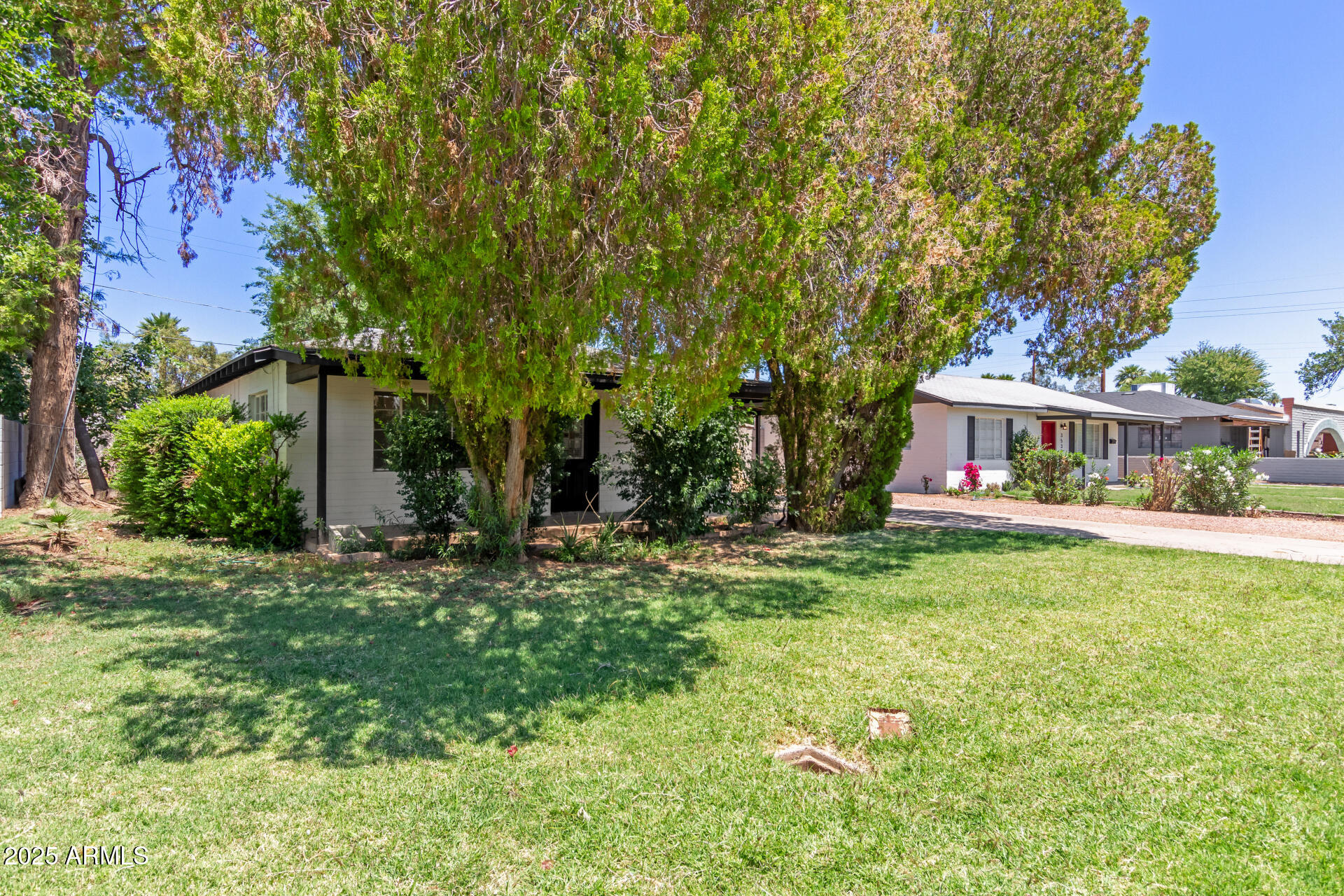 3526 East Cheery Lynn Road Phoenix, AZ 85018 - Photo 3 of 30 03 Cheery Lynn
