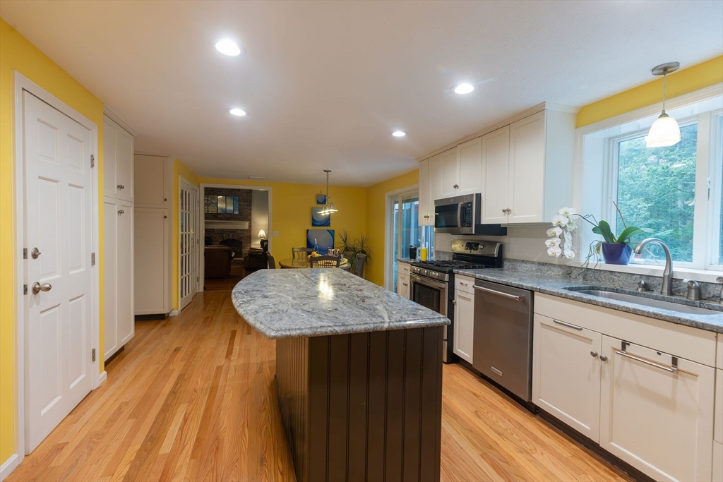 7 Tinkers Ledge Road Duxbury, MA 02332 - Photo 3 of 38
