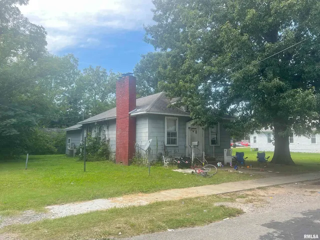$44,900 | 408 South James Street, Carbondale, IL 62901