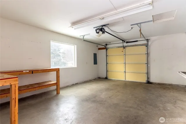 a view of room and garage