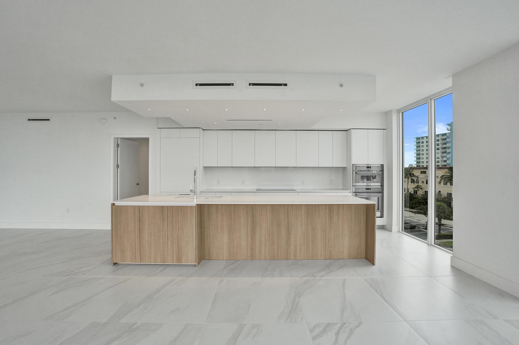 407 North Riverside Drive Pompano Beach, FL 33062 - Photo 7 of 96 DSC07149