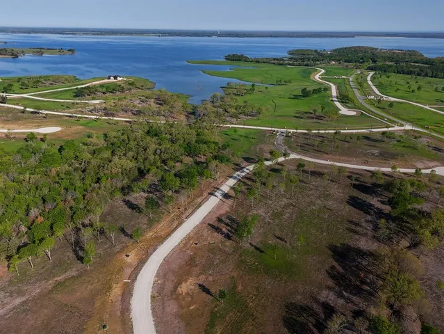 a view of a water fountain