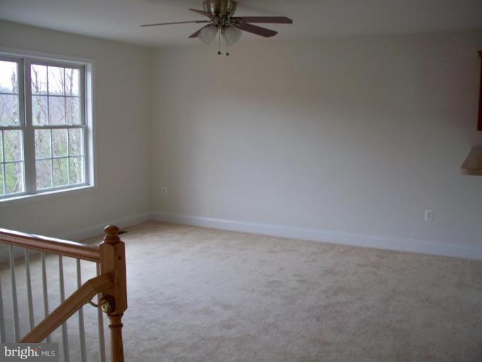 2 McCoy Road Berkeley Springs, WV 25411 - Photo 19 of 24 Living Room