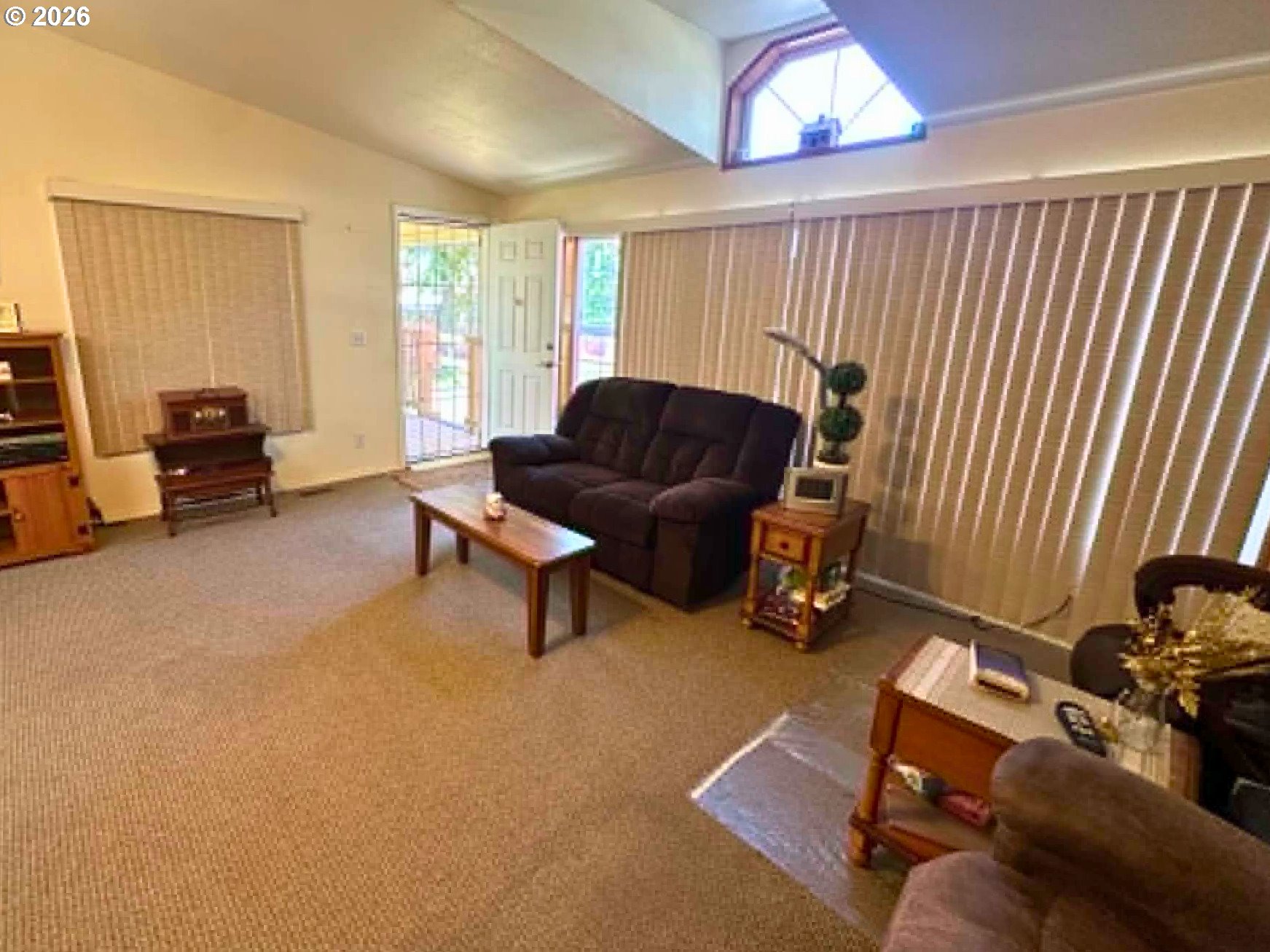 82276 Hat Rock Road Hermiston, OR 97838 - Photo 10 of 19 Living Room/Dining Room