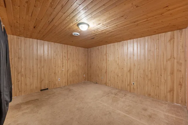 $289,900 | 8099 Clearview Drive, Rockford, IL 61102