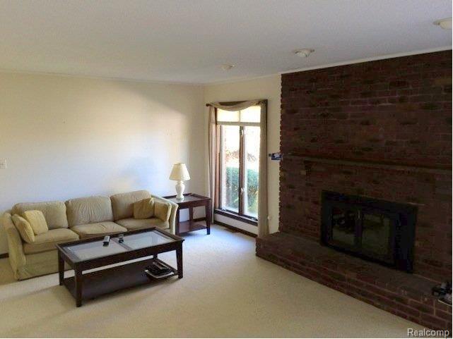 5114 West Dunbar Road Monroe, MI 48161 - Photo 3 of 10 family_room.jpg