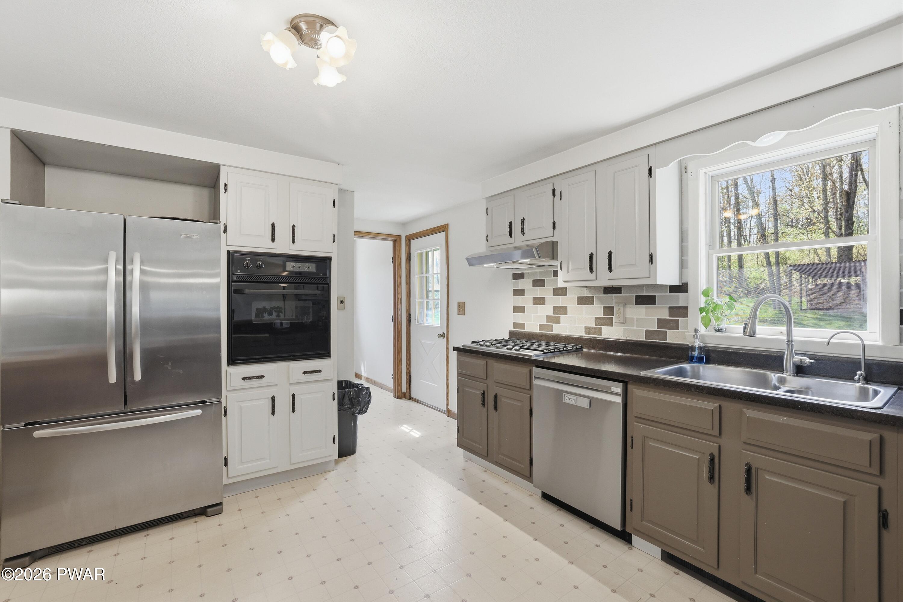 595 Goose Pond Road Lake Ariel, PA 18436 - Photo 25 of 96 Kitchen