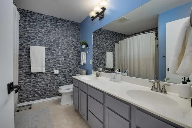 $489,900 | 1401 Waldorf Boulevard, Madison, WI 53719