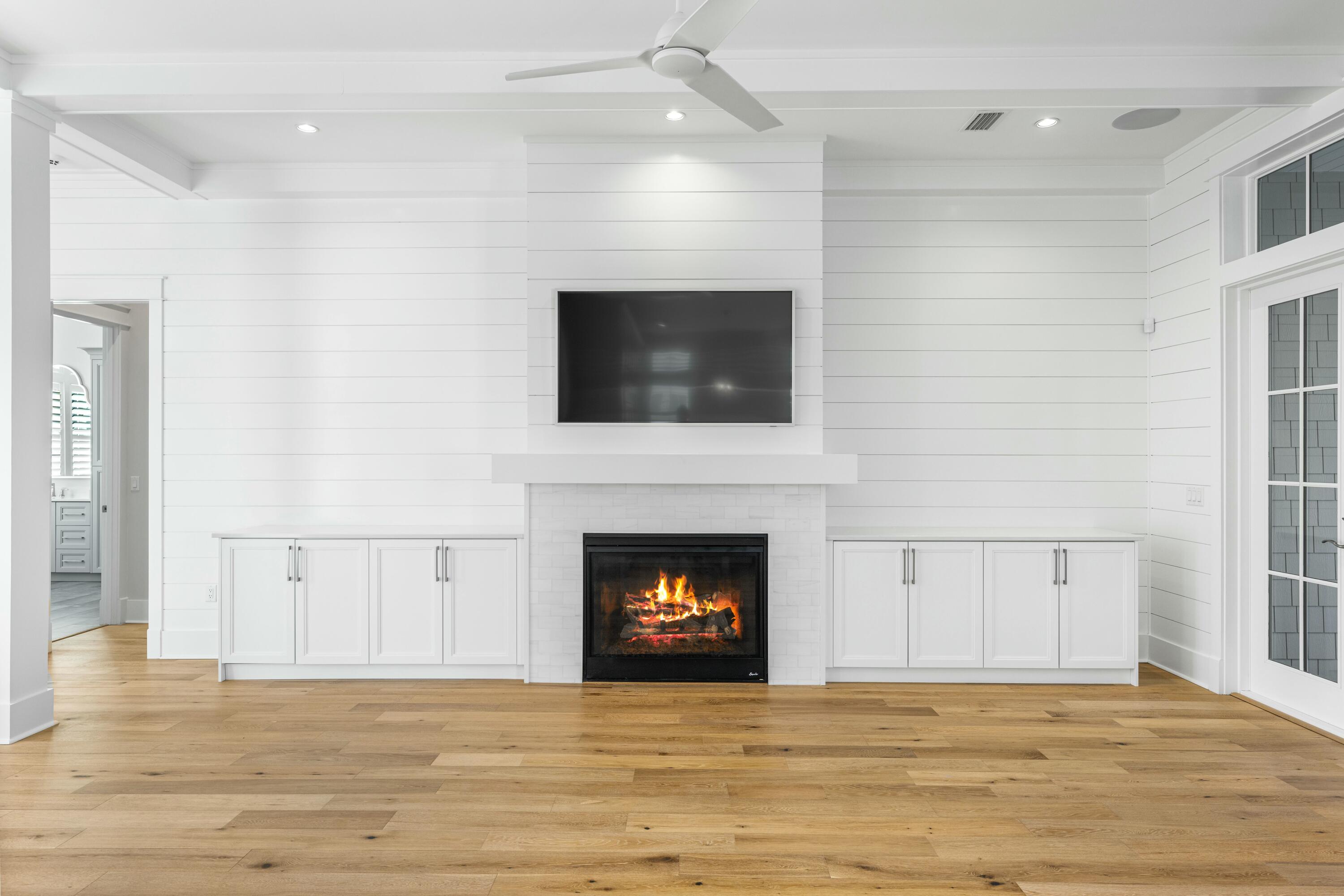 21 Seastone Ct Inlet Beach Inlet Beach, FL 32461 - Photo 27 of 93 Living room with gas fireplace