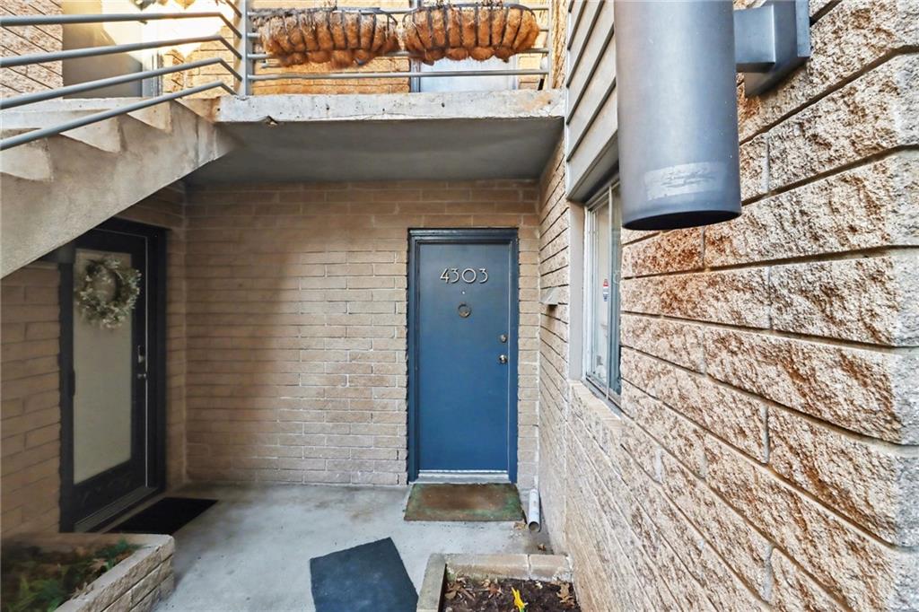 4300 Roswell Road Northeast, Unit 4303 Atlanta, GA 30342 - Photo 7 of 39 a view of front door