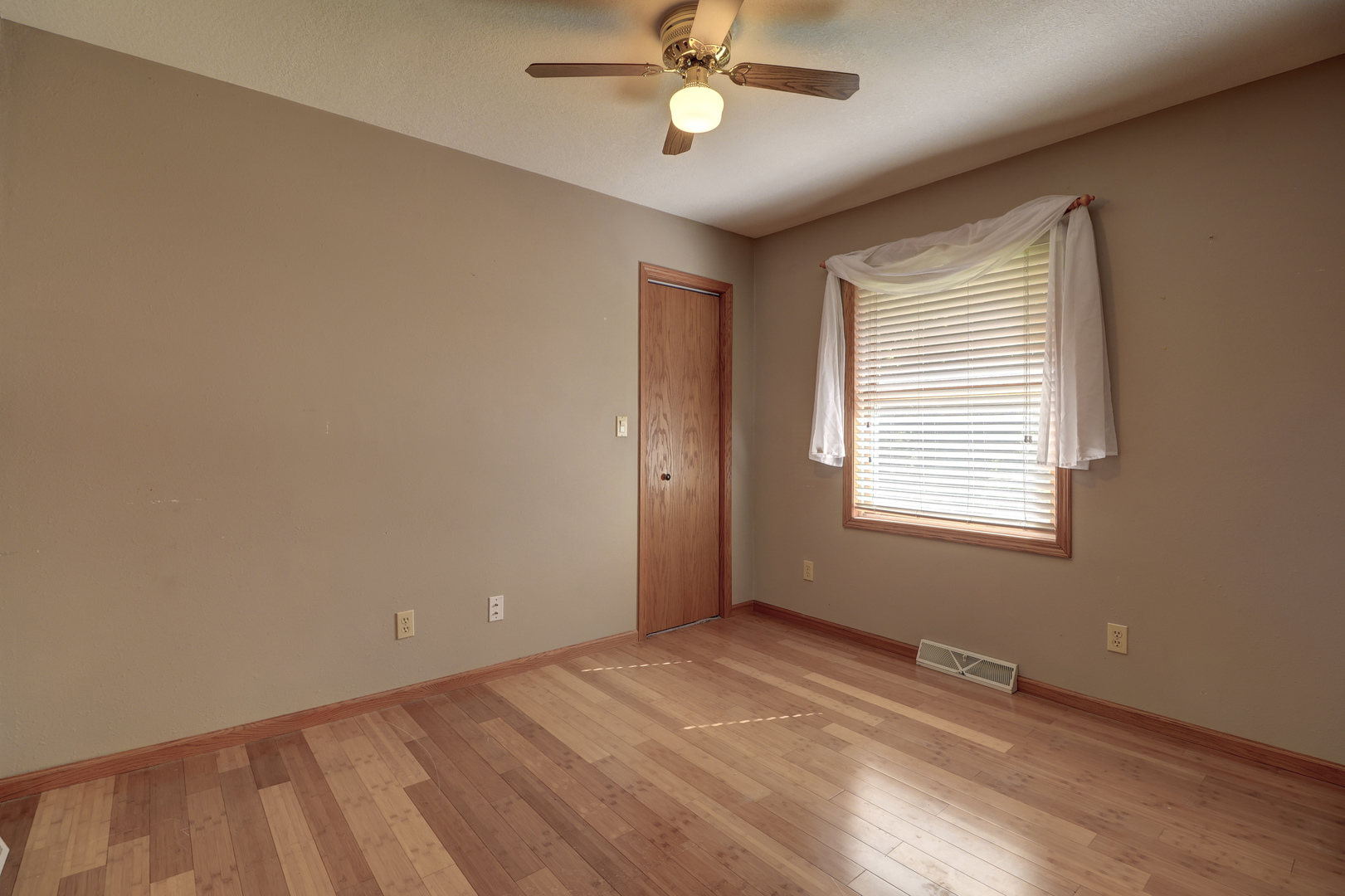 681 West Deer Creek Road Clinton, IA 52732 - Photo 19 of 51