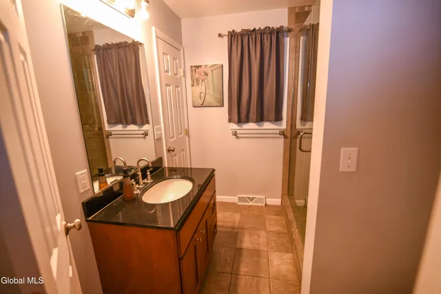 $2,999 | 15 Longwood Drive, Clifton Park, NY 12065