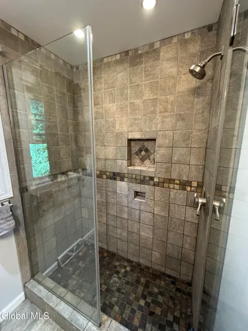 $2,999 | 15 Longwood Drive, Clifton Park, NY 12065