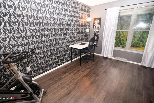 $2,900 | 15 Longwood Drive, Clifton Park, NY 12065