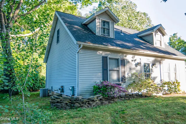 $2,900 | 15 Longwood Drive, Clifton Park, NY 12065