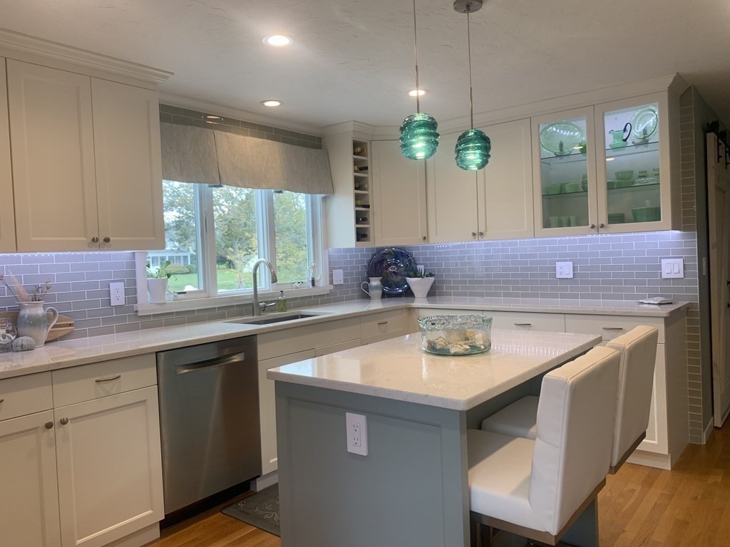 24 Benedict Road Bourne, MA 02532 - Photo 5 of 23