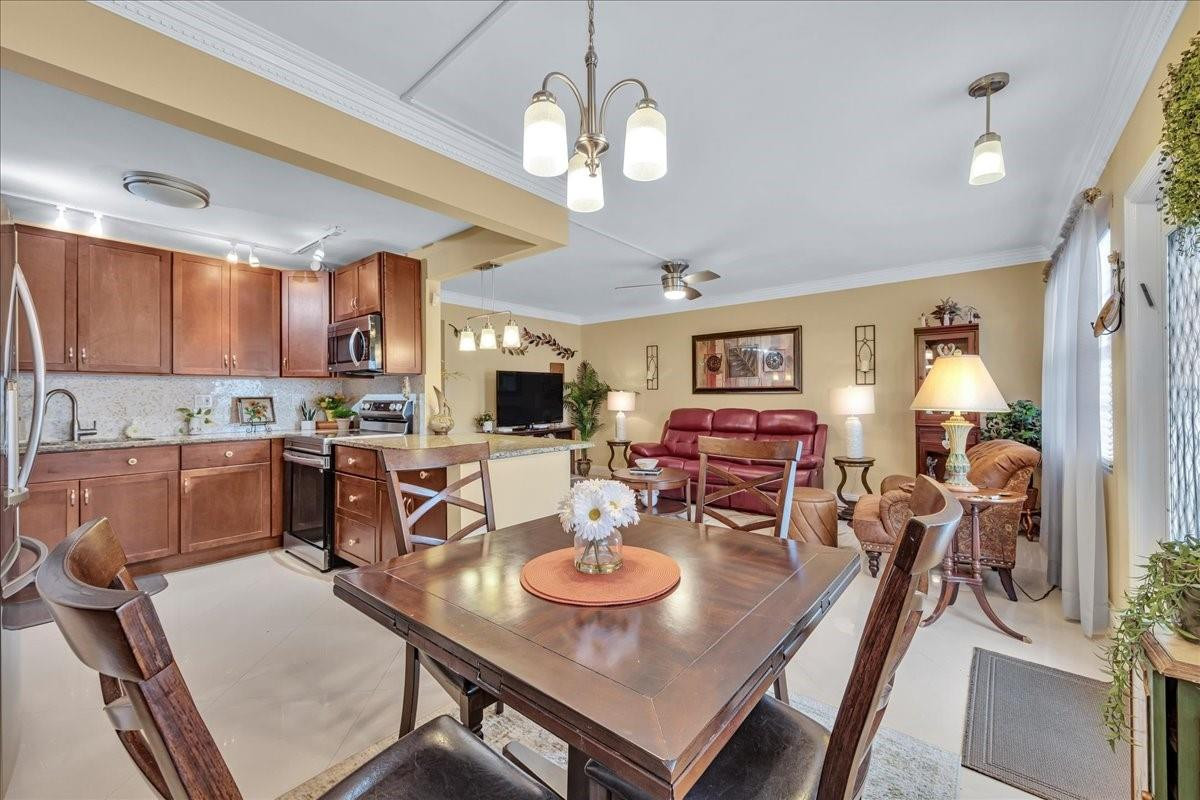 2047 Wolverton C, Unit 2047 Boca Raton, FL 33434 - Photo 5 of 29 Photo 5