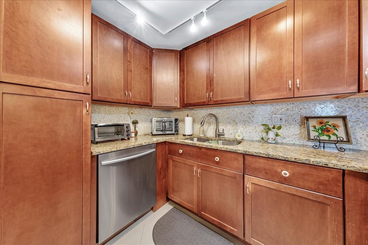 2047 Wolverton C, Unit 2047 Boca Raton, FL 33434 - Photo 8 of 29 Photo 8