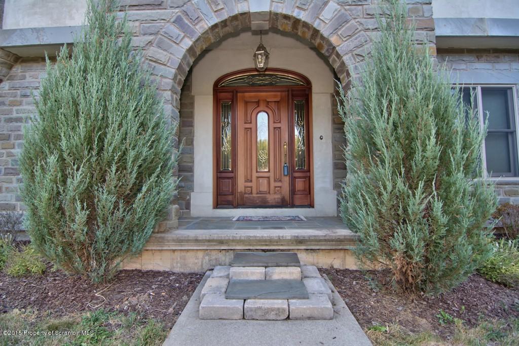 661 Laurel Road Mayfield, PA 18433 - Photo 3 of 53 Gallery Image 3