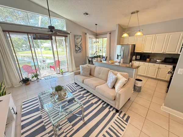 $3,200 | 7841 Rockport Circle, Lake Worth, FL 33467