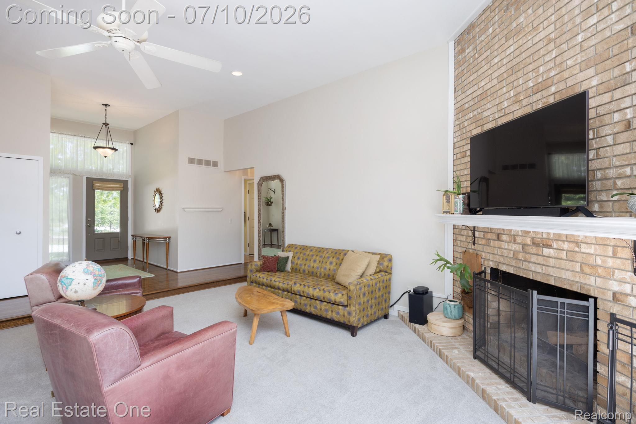 986 River Bend Drive Rochester, MI 48307 - Photo 7 of 28 21-web-or-mls-986 River Bed Dr 21.jpg