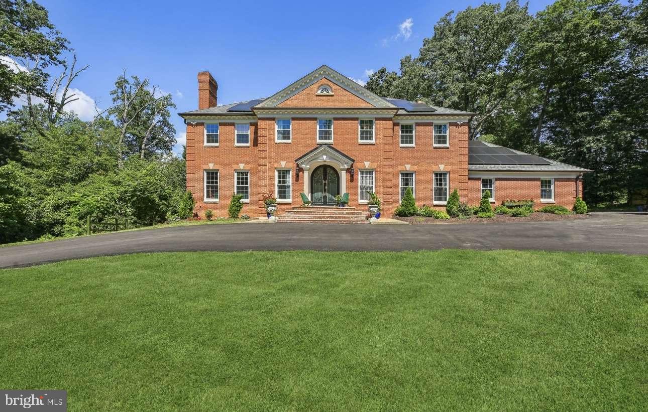 10900 Tara Road Rockville, MD 20854 - Photo 3 of 22