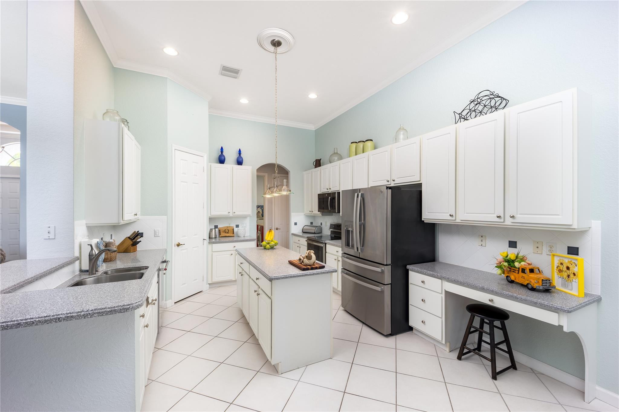 6945 Southeast Bay Hill Drive Stuart, FL 34997 - Photo 8 of 32 Photo 8