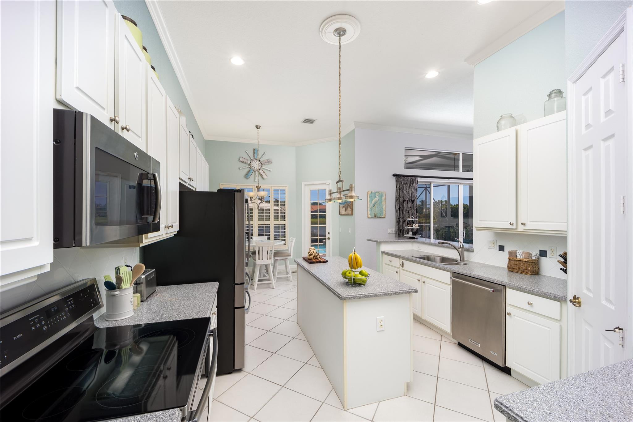 6945 Southeast Bay Hill Drive Stuart, FL 34997 - Photo 9 of 32 Photo 9