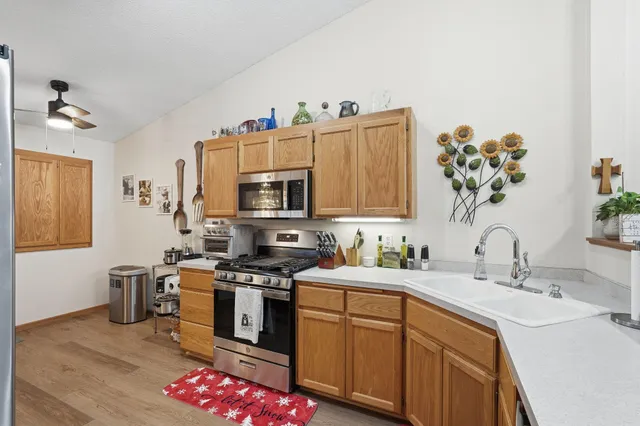 $2,600 | 3909 93rd Avenue North, Brooklyn Park, MN 55443