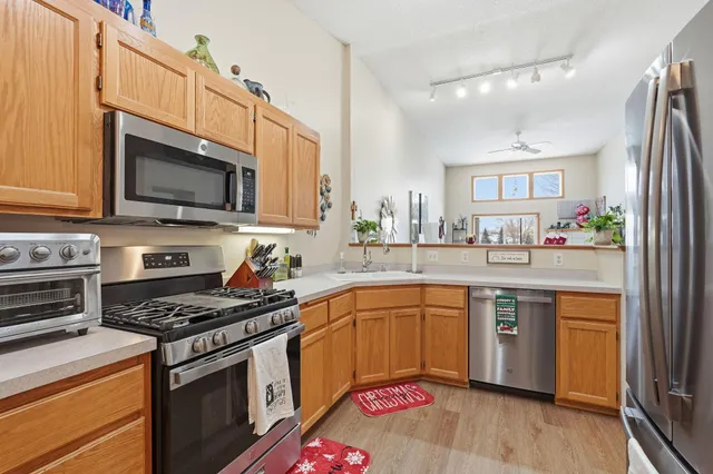 $2,600 | 3909 93rd Avenue North, Minneapolis, MN 55443