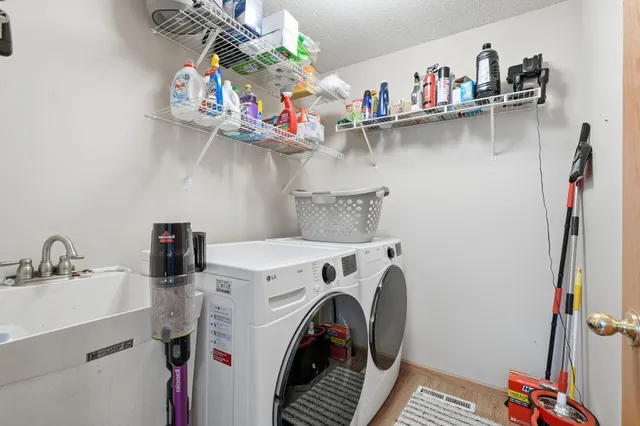 $2,600 | 3909 93rd Avenue North, Minneapolis, MN 55443