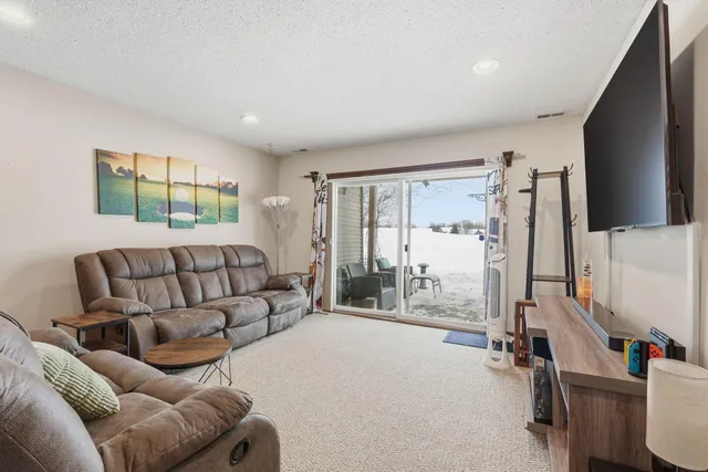 $2,600 | 3909 93rd Avenue North, Minneapolis, MN 55443