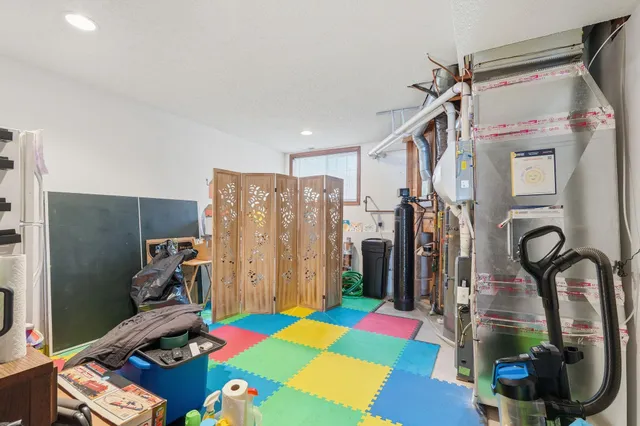 $2,600 | 3909 93rd Avenue North, Minneapolis, MN 55443