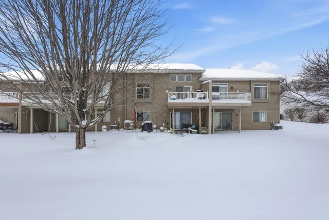 $2,600 | 3909 93rd Avenue North, Minneapolis, MN 55443