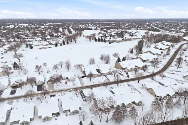 $2,600 | 3909 93rd Avenue North, Minneapolis, MN 55443