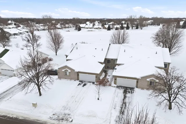 $2,600 | 3909 93rd Avenue North, Minneapolis, MN 55443