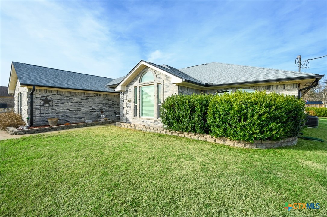138 County Road 4963 Kempner, TX 76539 - Photo 36 of 46 a front view of a house with garden