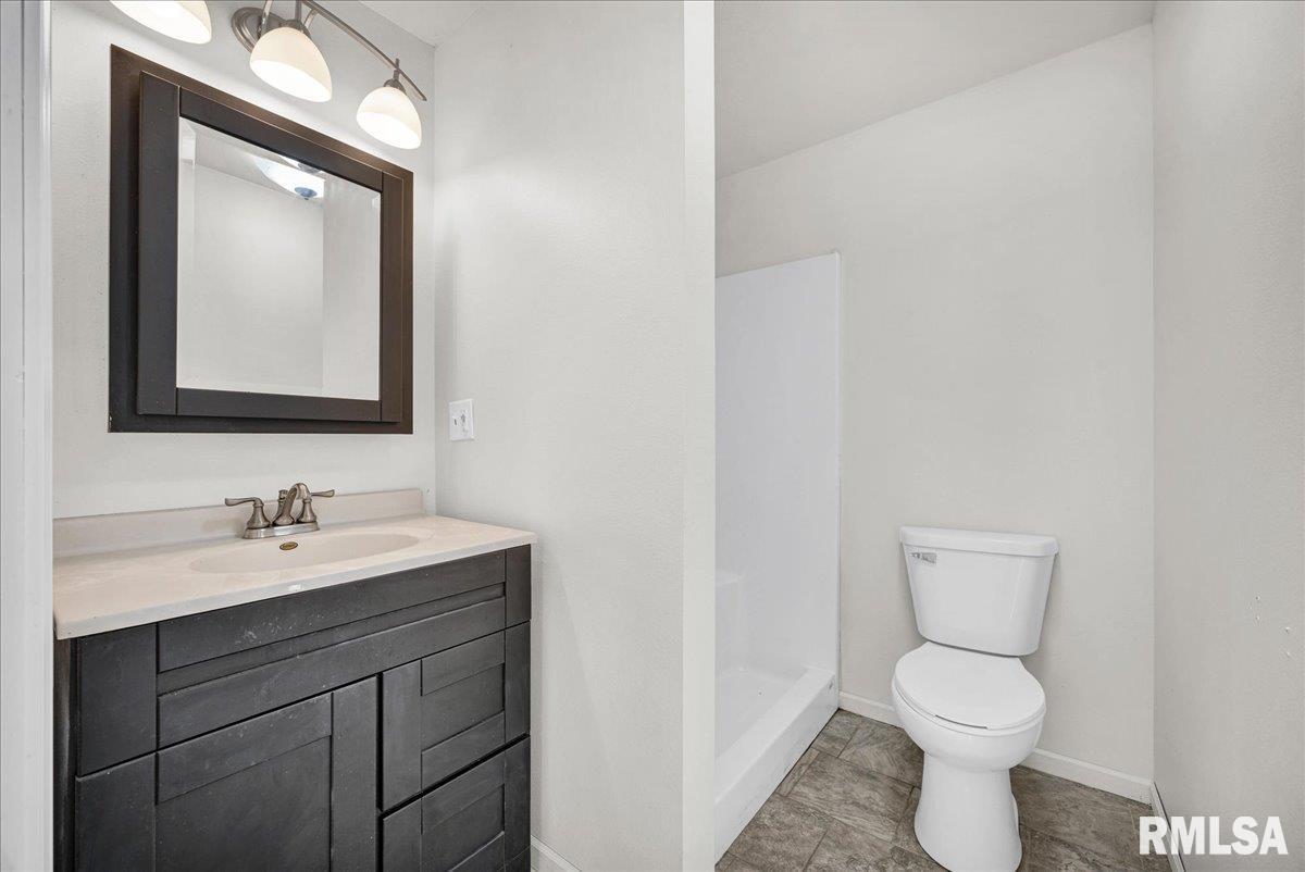 856 South 2nd Avenue Canton, IL 61520 - Photo 17 of 33