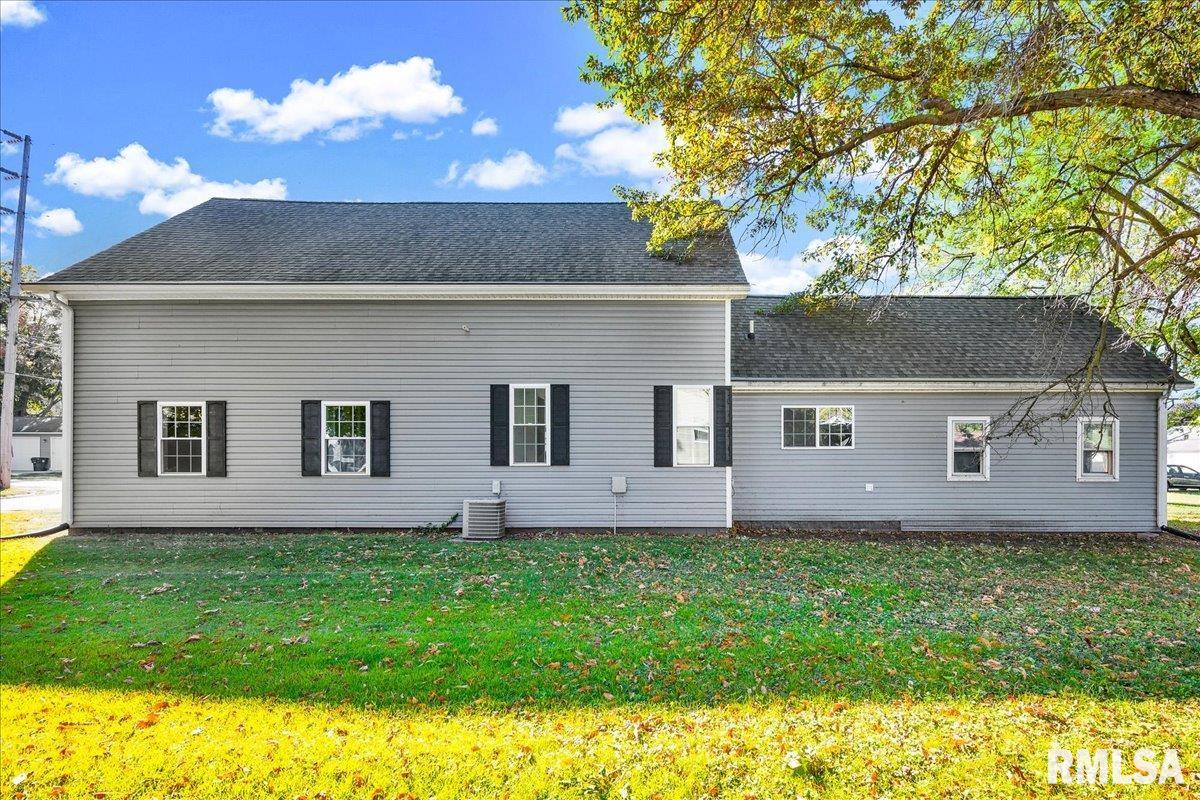 856 South 2nd Avenue Canton, IL 61520 - Photo 25 of 33