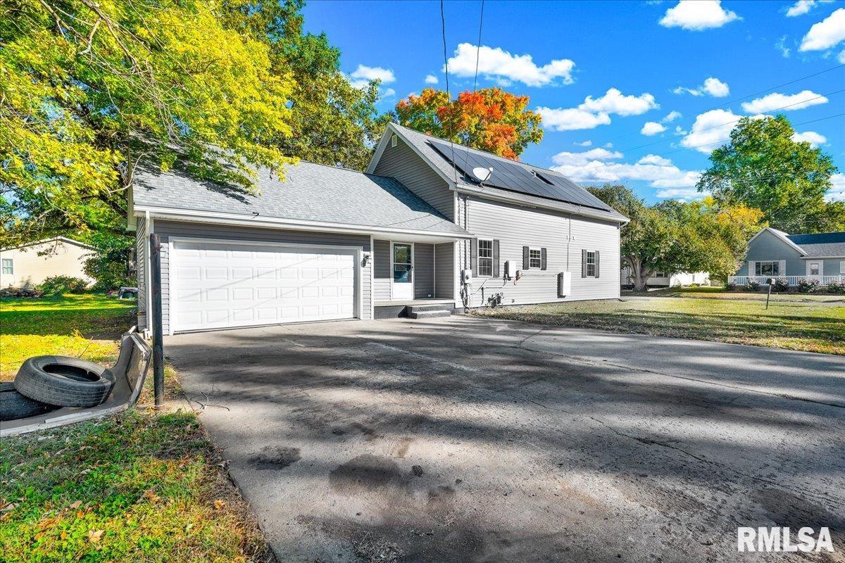 856 South 2nd Avenue Canton, IL 61520 - Photo 3 of 33