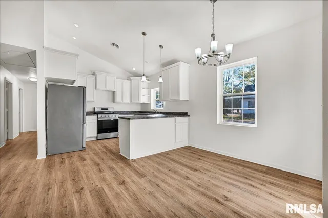 $117,000 | 856 South 2nd Avenue, Canton, IL 61520