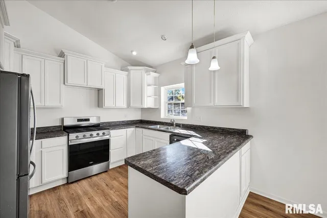 $117,000 | 856 South 2nd Avenue, Canton, IL 61520