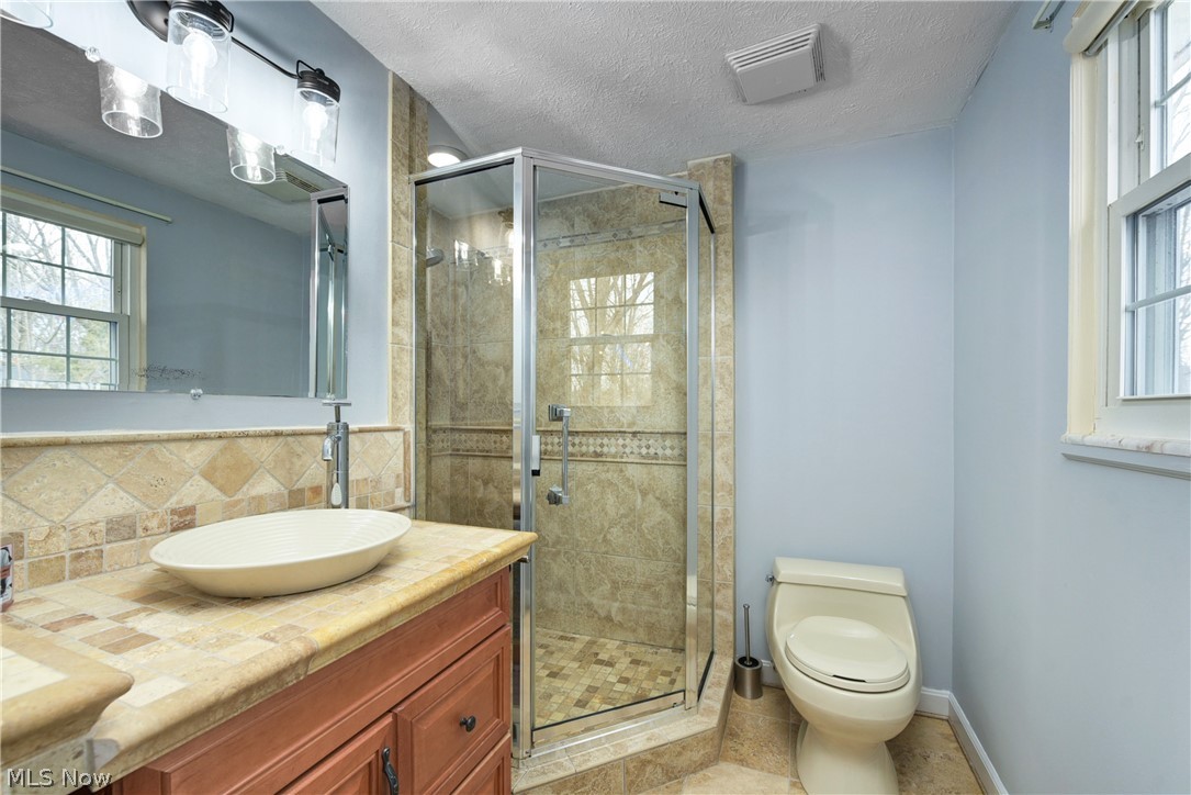 28610 Knickerbocker Road Bay Village, OH 44140 - Photo 12 of 32 Gallery Image 12
