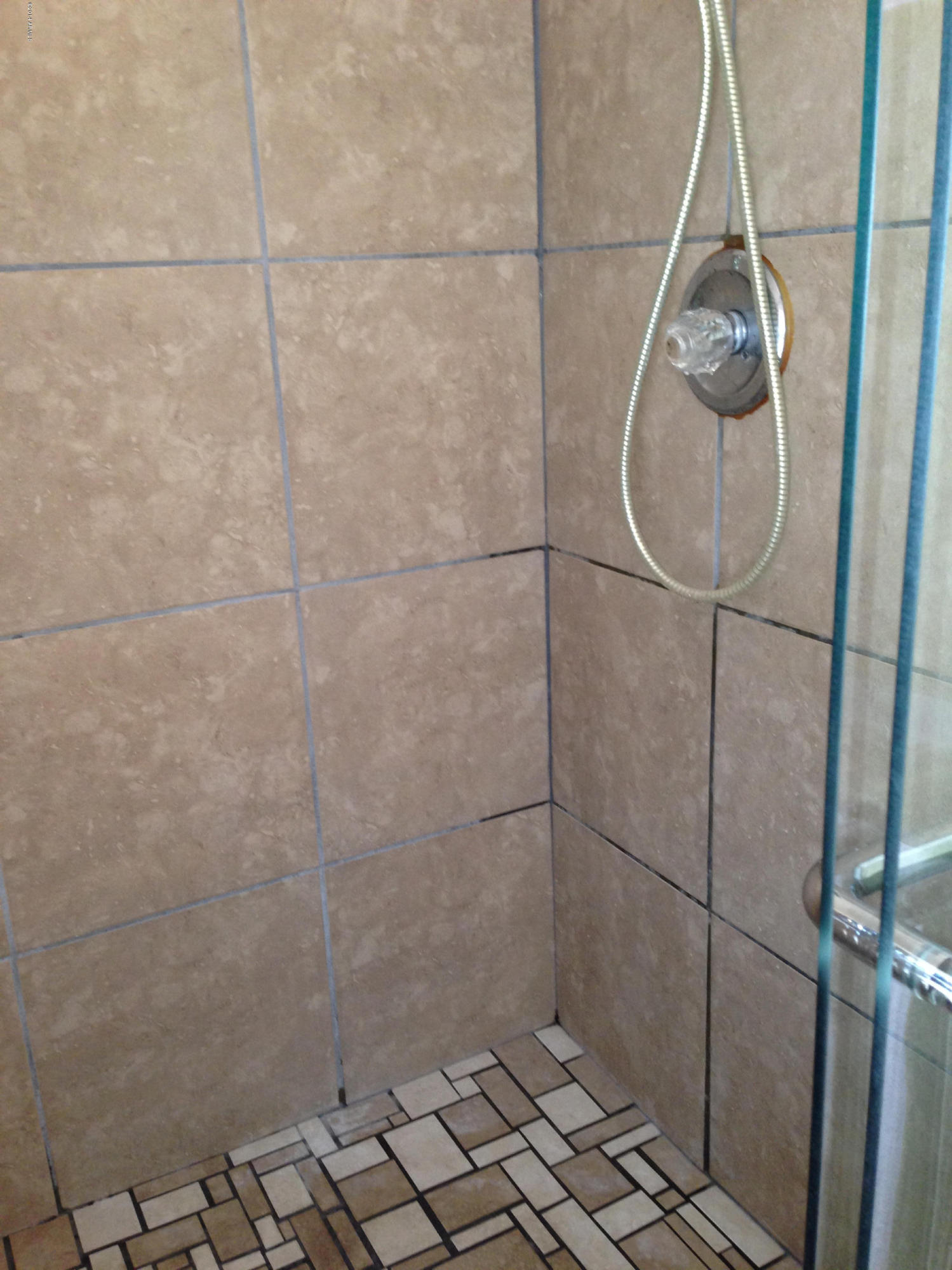 2839 East Utopia Road Phoenix, AZ 85050 - Photo 11 of 34 master shower