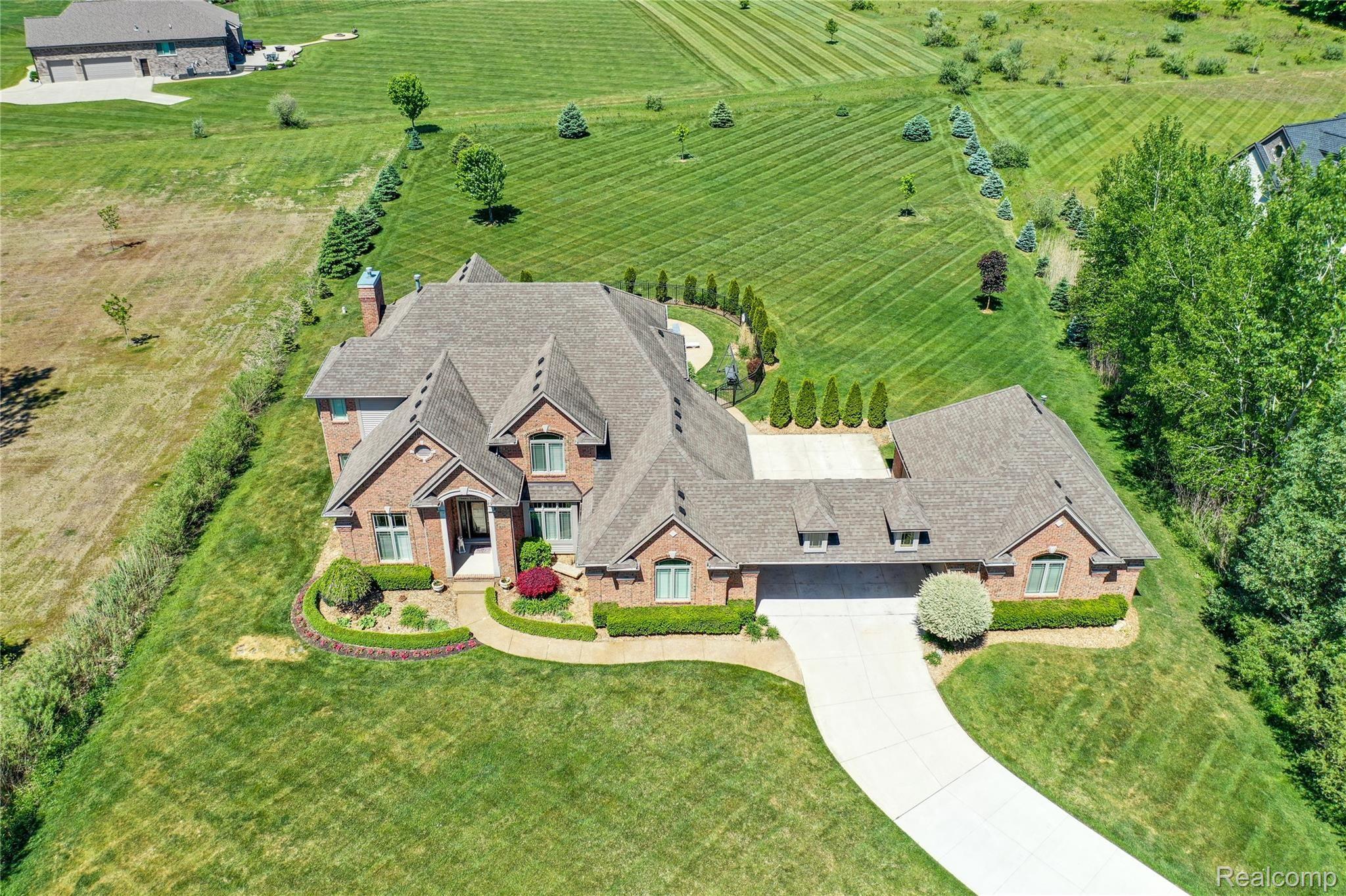 79681 Tory Circle Romeo, MI 48065 - Photo 9 of 49 RobZ-10.jpg