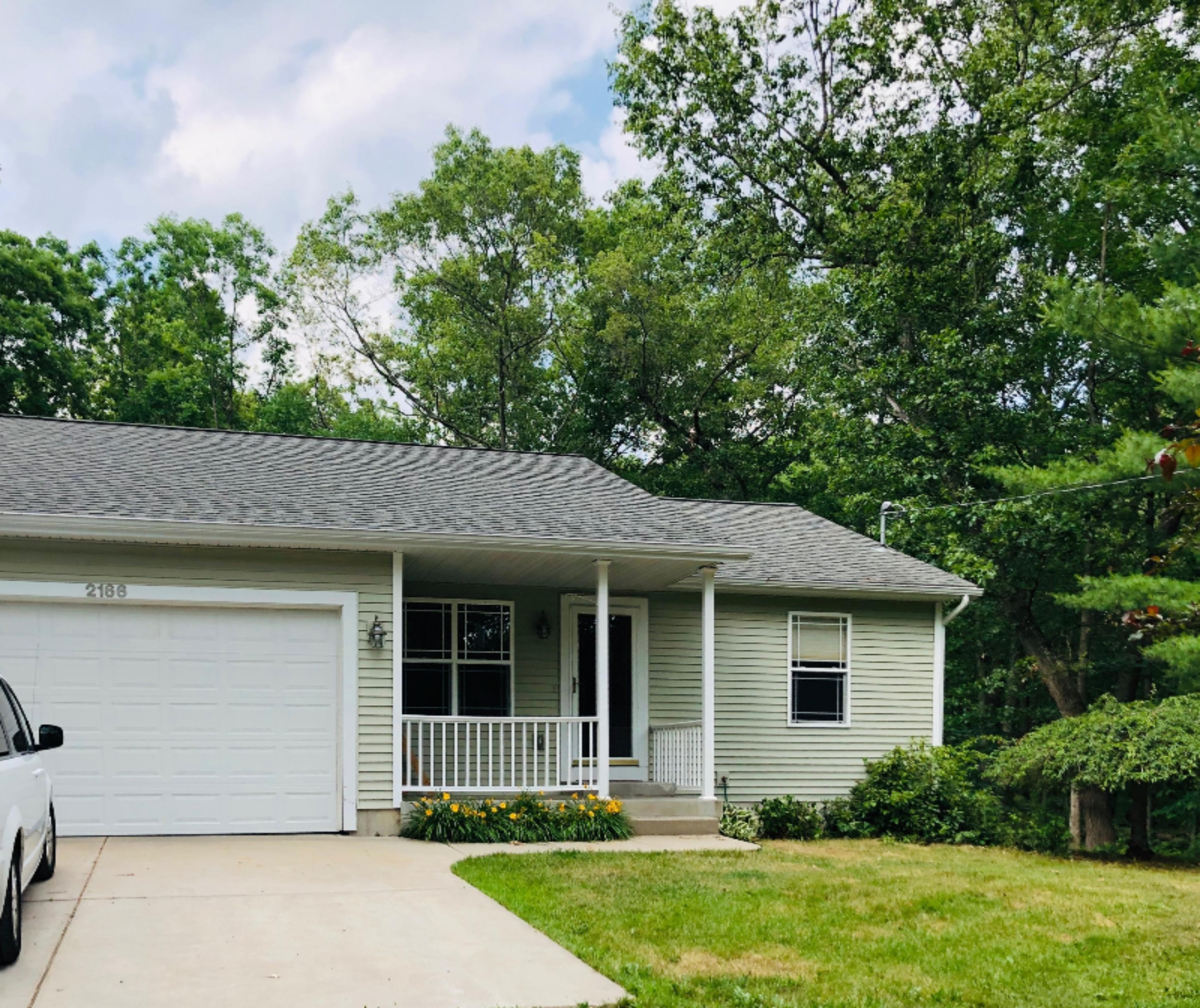 2166 East River Road Muskegon, MI 49445 - Photo 2 of 15 IMG_1343
