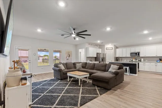 $435,000 | 109 Sandpiper Drive, Bastrop, TX 78602