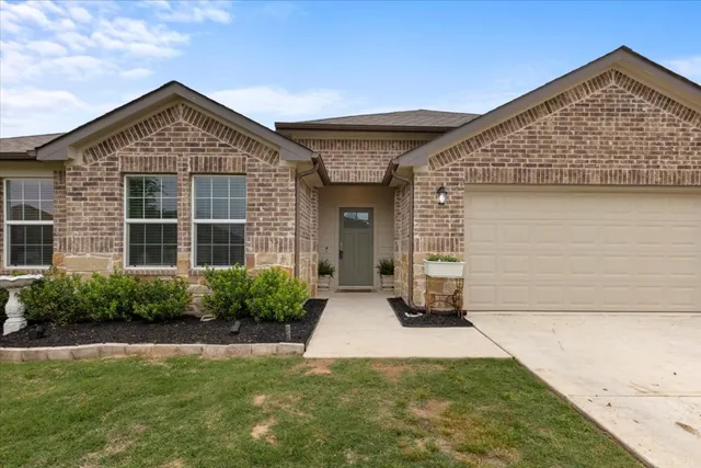$435,000 | 109 Sandpiper Drive, Bastrop, TX 78602