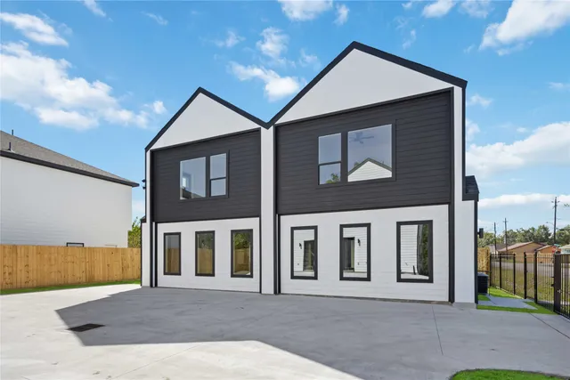 $1,800 | 4202 Kewanee Street, Unit D, Houston, TX 77051